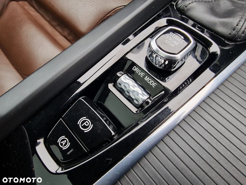 Volvo XC 60 D4 Drive-E Ocean Race - 29