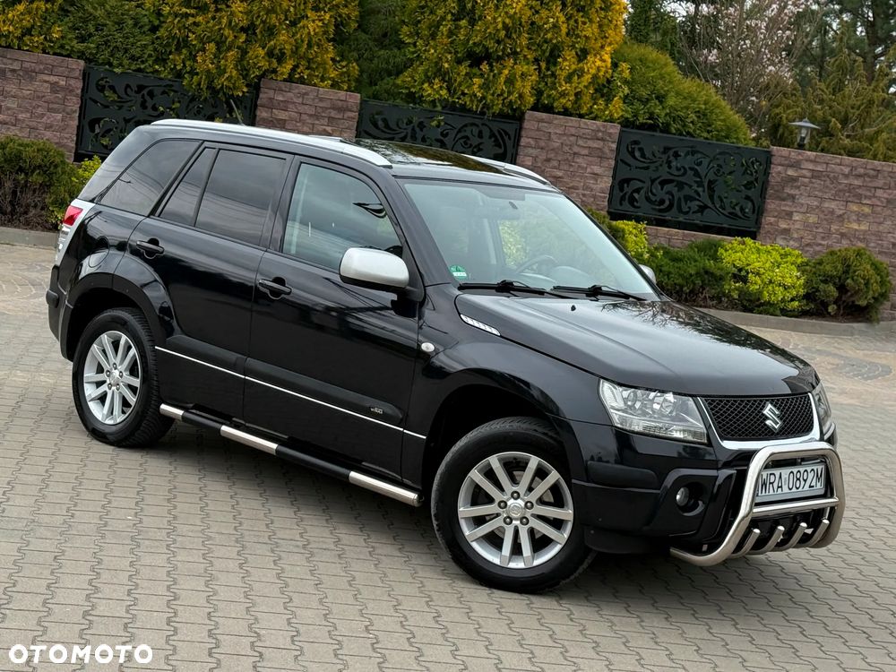 Suzuki Grand Vitara 2.0 Comfort + - 2