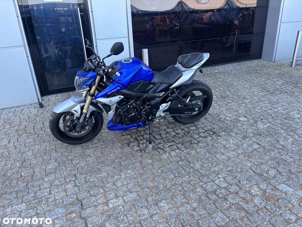 Suzuki GSR - 1