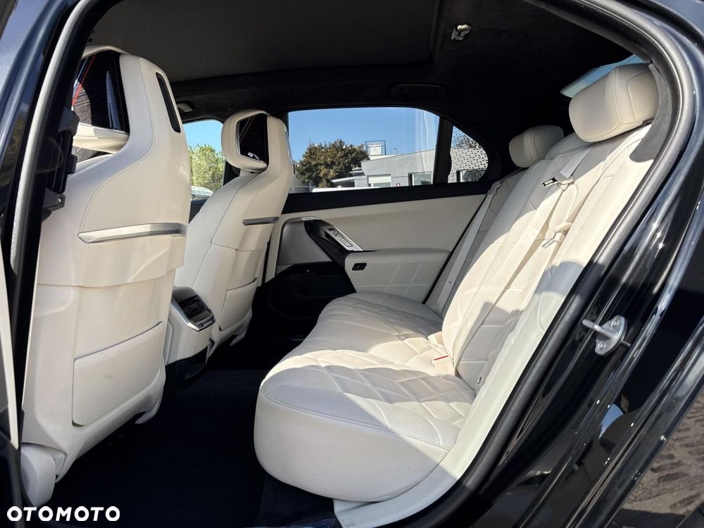 BMW Seria 7 - 15