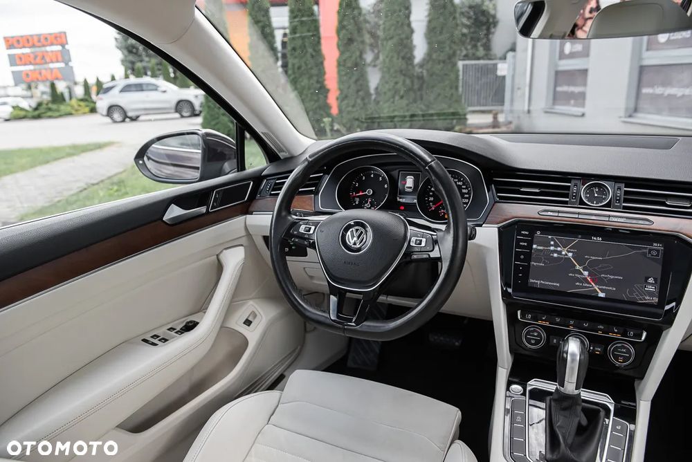 Volkswagen Passat Variant 1.8 TSI (BlueMotion Technology) DSG Highline - 29