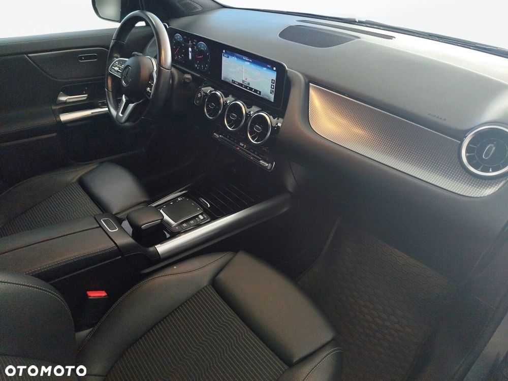 Mercedes-Benz GLA - 22