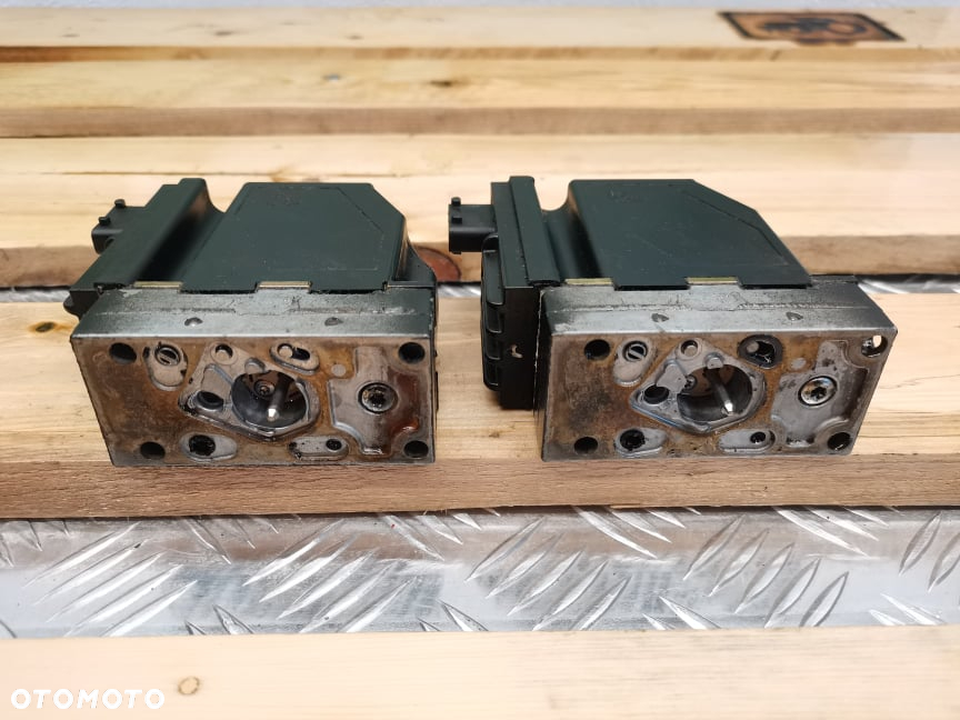 Elektrozawór rozdzielacza Danfoss (157B4735) - 4