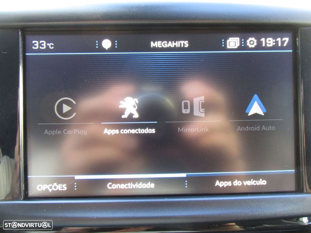 Peugeot 2008 1.2 PureTech Signature - 27