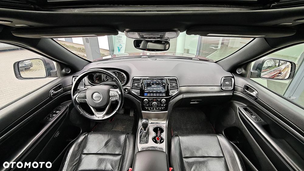 Jeep Grand Cherokee - 31