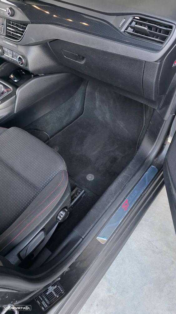 Ford Focus SW 1.5 TDCi ST-Line - 15