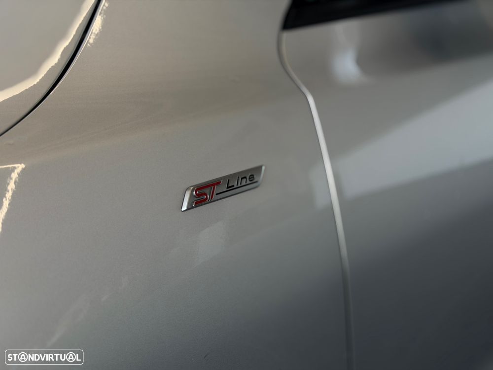 Ford Focus 1.5 TDCi ECOBlue ST-Line - 4