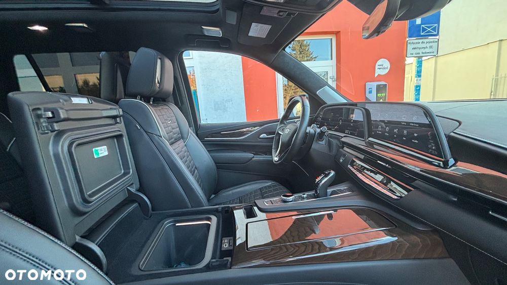 Cadillac Escalade 6.2 V8 AWD AT Platinum - 16