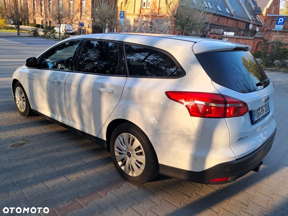 Ford Focus ver-1-5-ecoboost-start--stopp--system-business-edition - 5