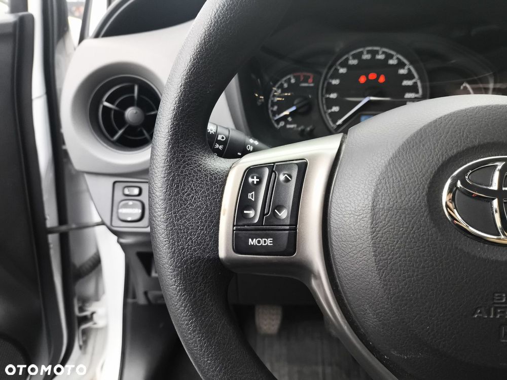 Toyota Yaris - 17