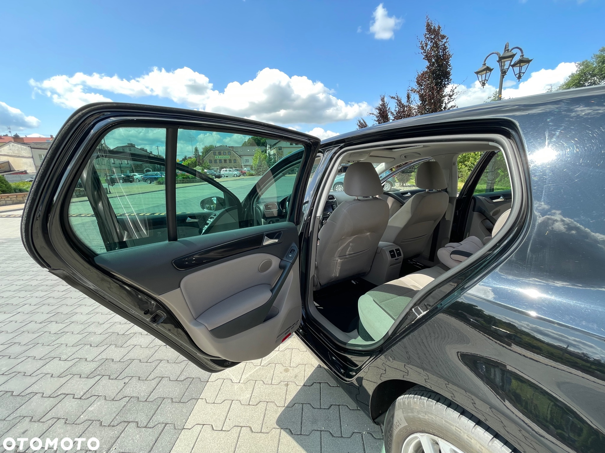 Volkswagen Golf 1.6 TDI DPF Trendline - 14