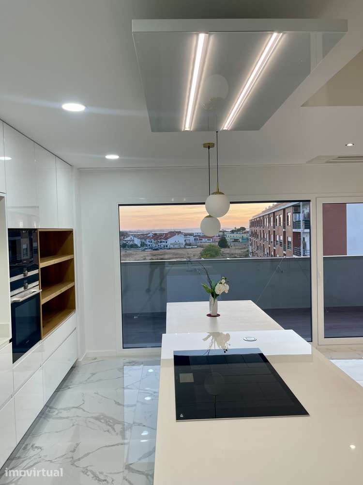 Penthouse T3 Duplex com Jacuzzi, Vista Tejo e Garagem · Montijo - Grande imagem: 2/23