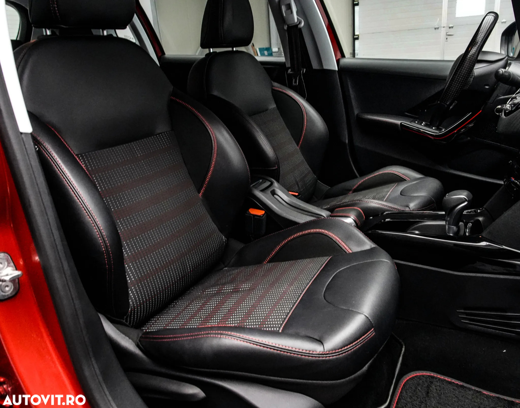 Peugeot 2008 1.2 PureTech Turbo EAT6 S&S Allure - 14