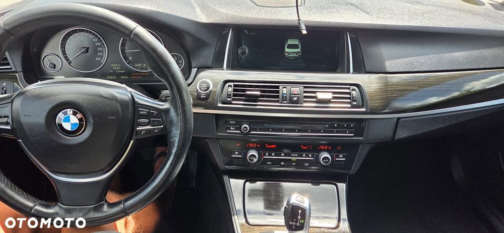 BMW Seria 5 520d xDrive Luxury Line - 31