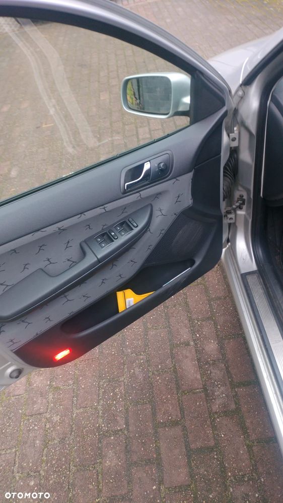 Skoda Fabia 1.4 16V Sport - 6