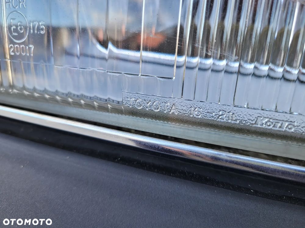 Toyota Camry - 27