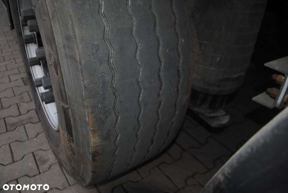 Schmitz Cargobull SCS kurtyna, podnoszona oś - 15