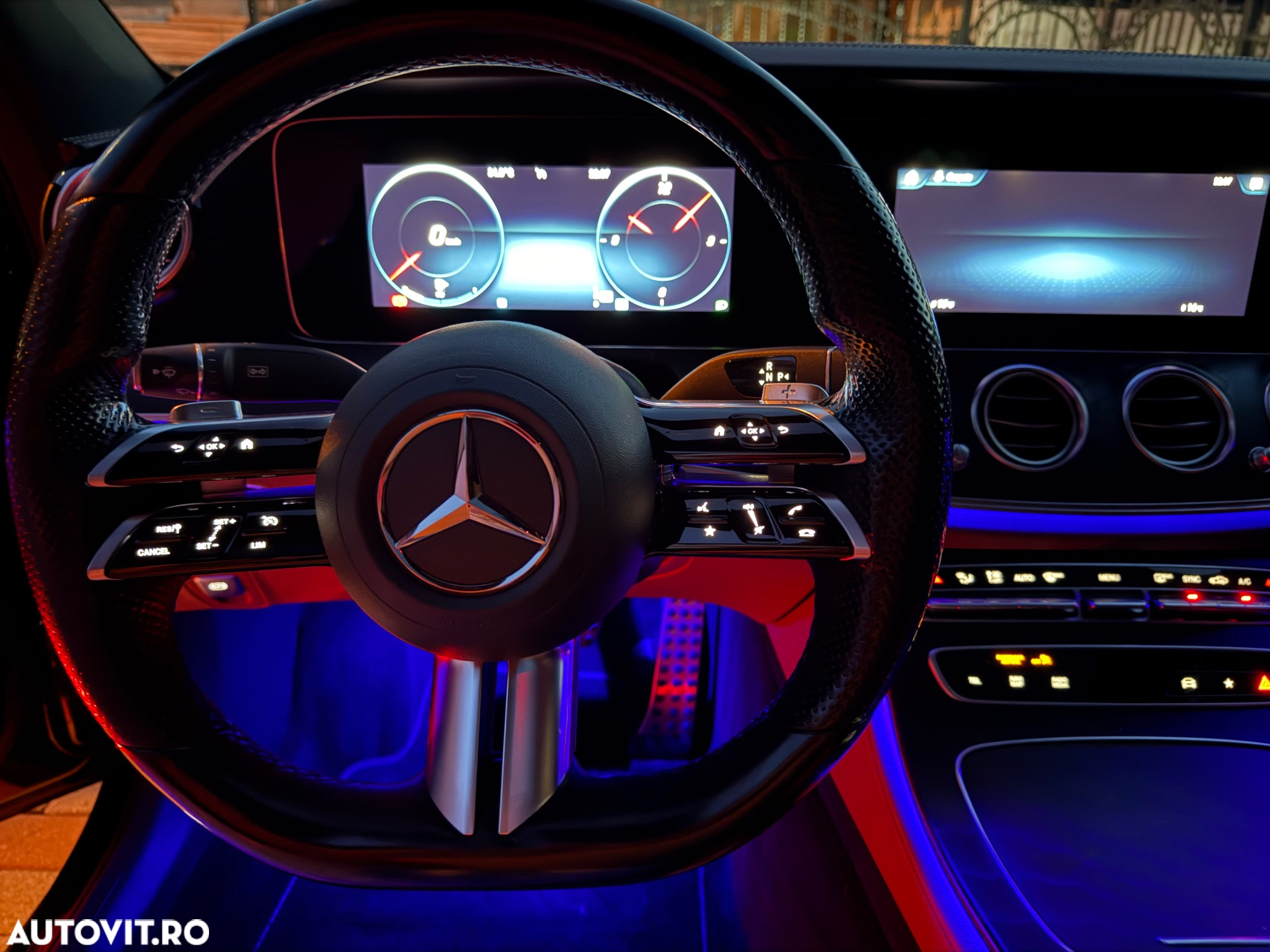 Mercedes-Benz E 220 d Aut. - 31