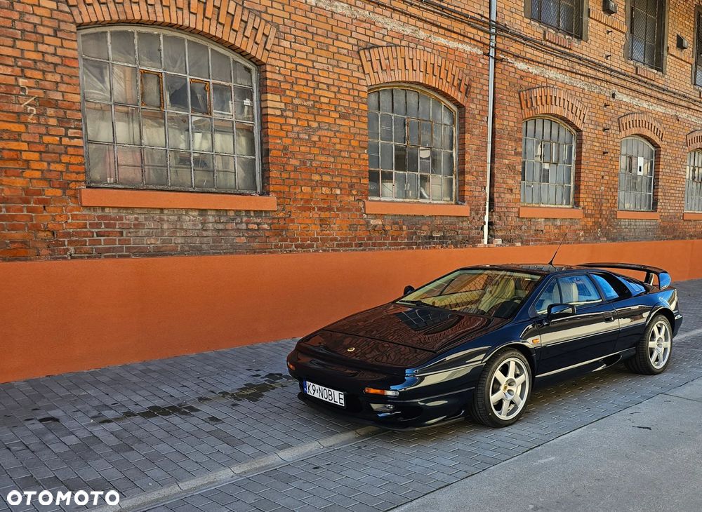 Lotus Esprit - 38