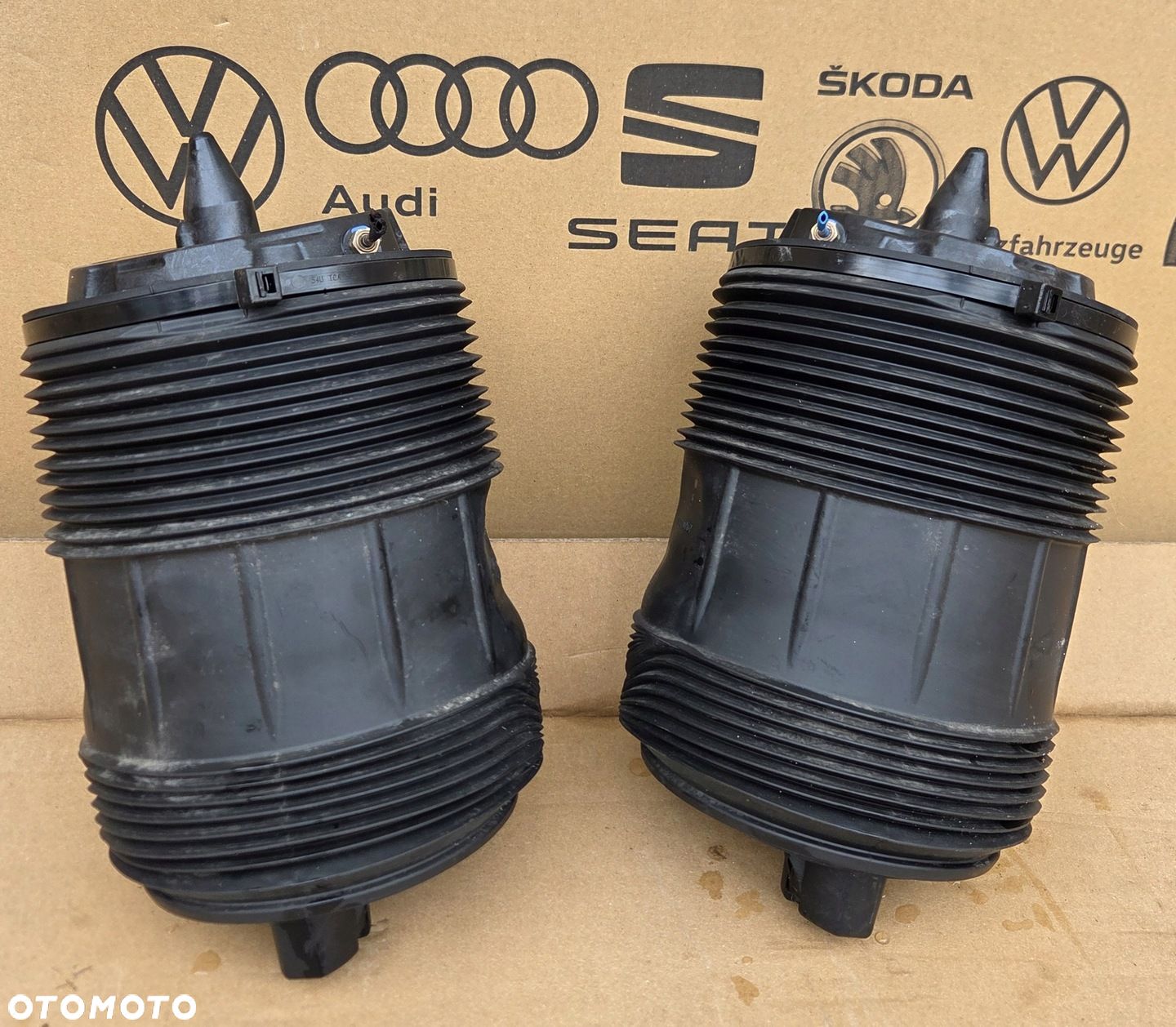 AUDI A6 S6 A7 S7 C8 PODUSZKA MIECH ZAWIESZENIA LEWY TYŁ 4K0616001K - 1