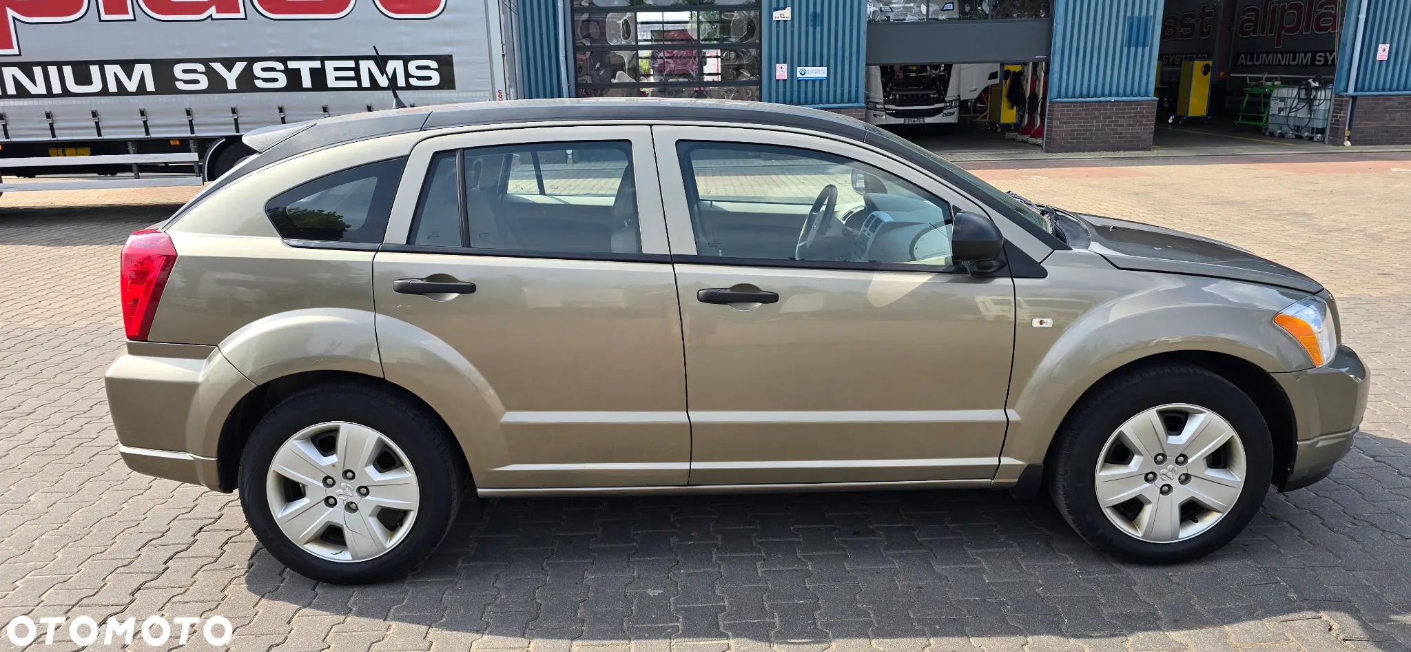 Dodge Caliber - 14