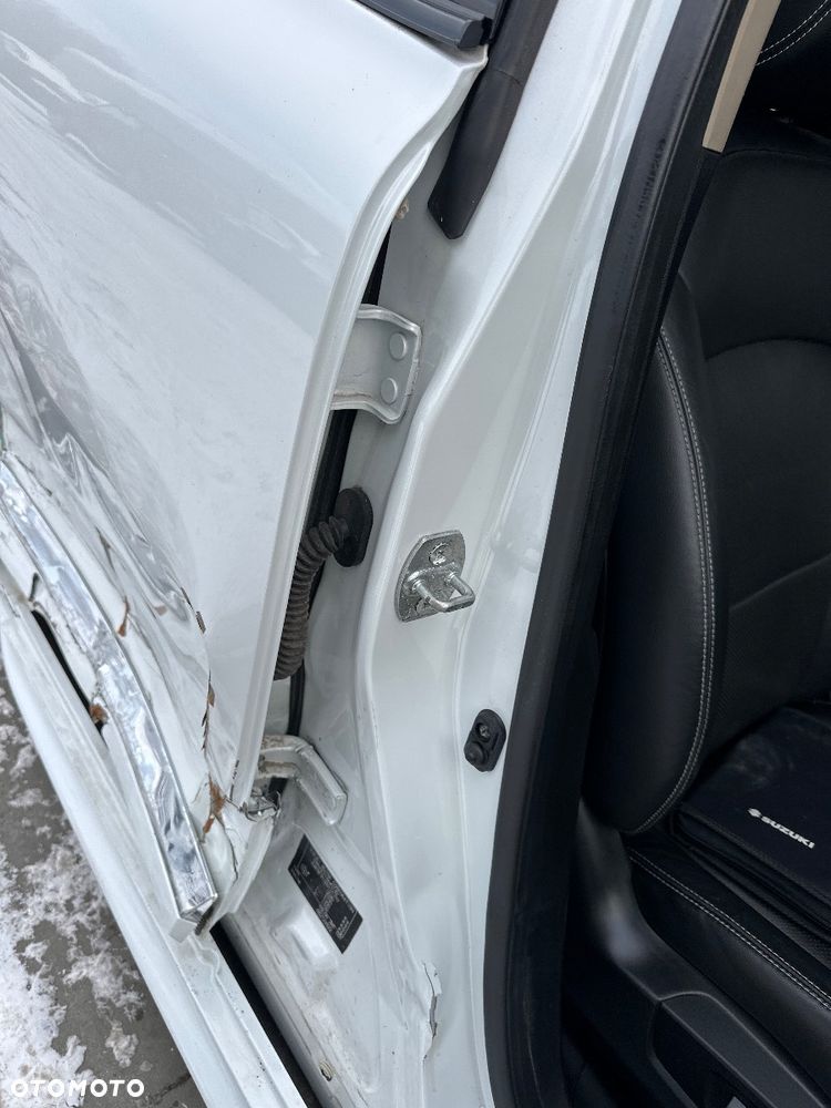 Suzuki Kizashi 2.4 4x4 CVT Sport - 21