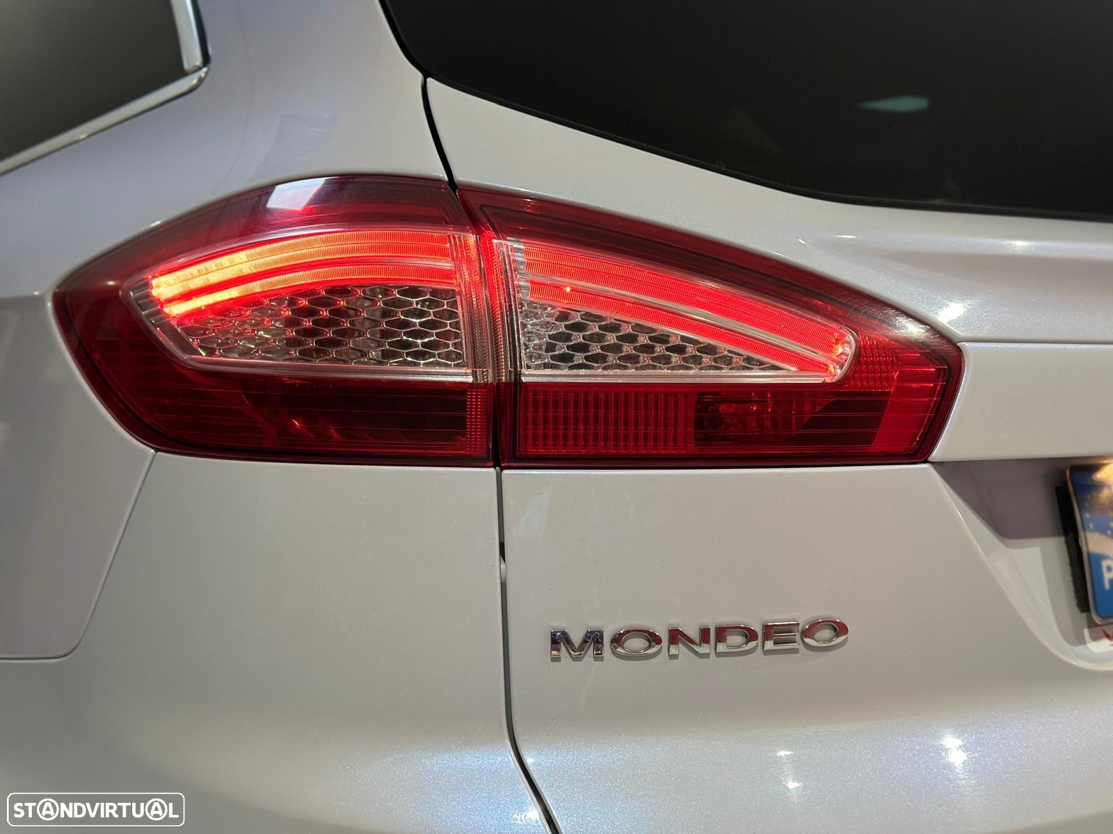 Ford Mondeo SW 1.6 TDCi Titanium Business - 17
