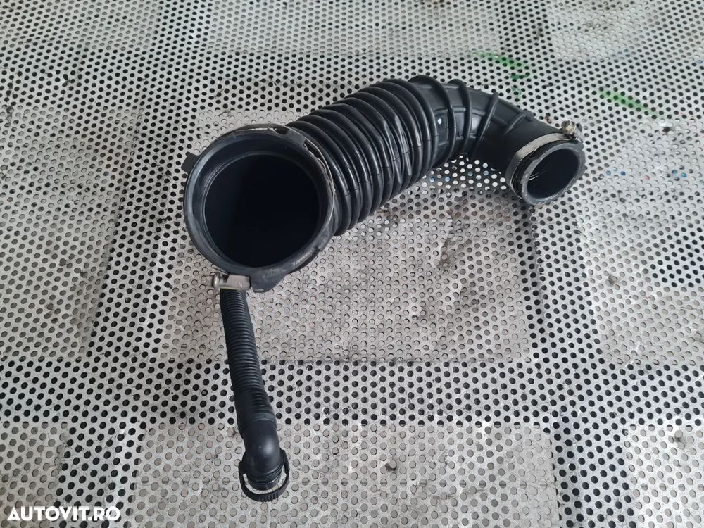 Furtun Conducta Admisie Aer Audi A5 A4 B8 2.0 Tdi Euro 5 Motor CJC Cutie Automata NYM An 2012-2013- - 2