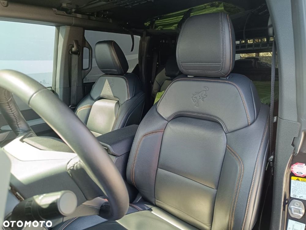 Ford Bronco - 7