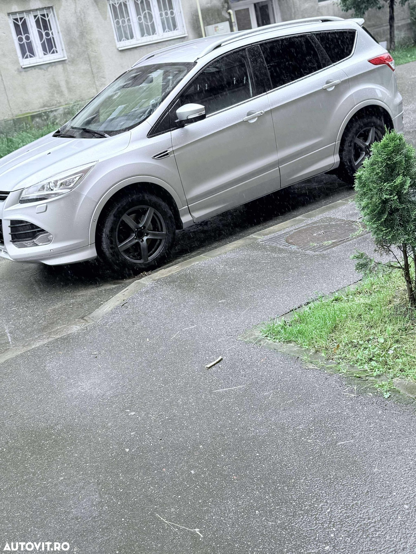 Ford Kuga - 5