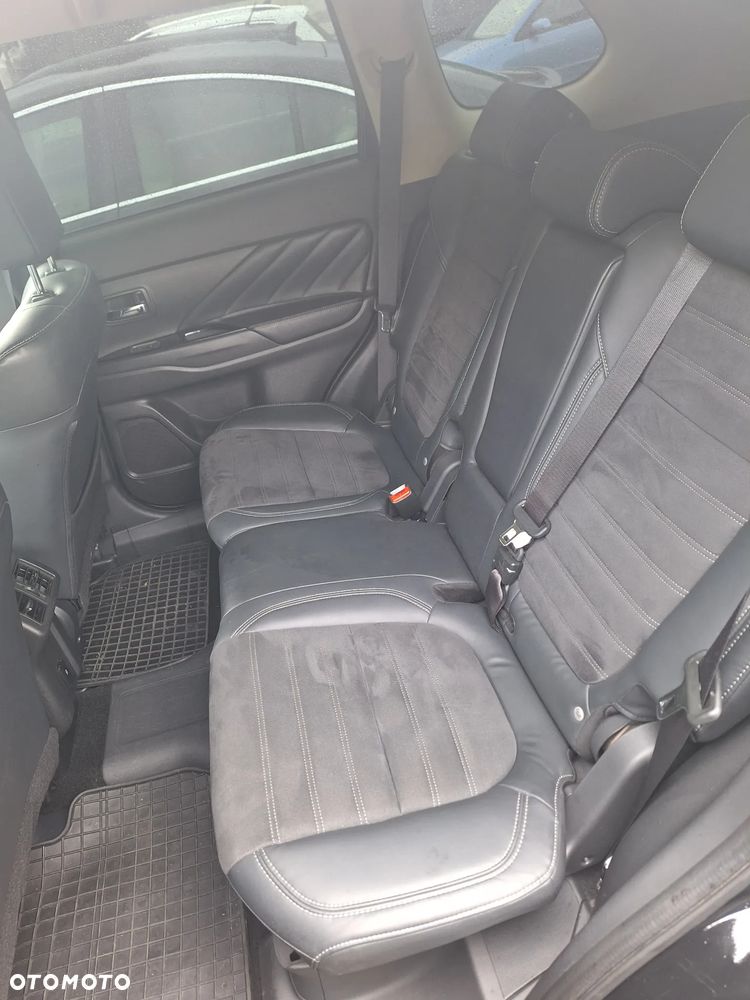 Mitsubishi Outlander Intense - 11