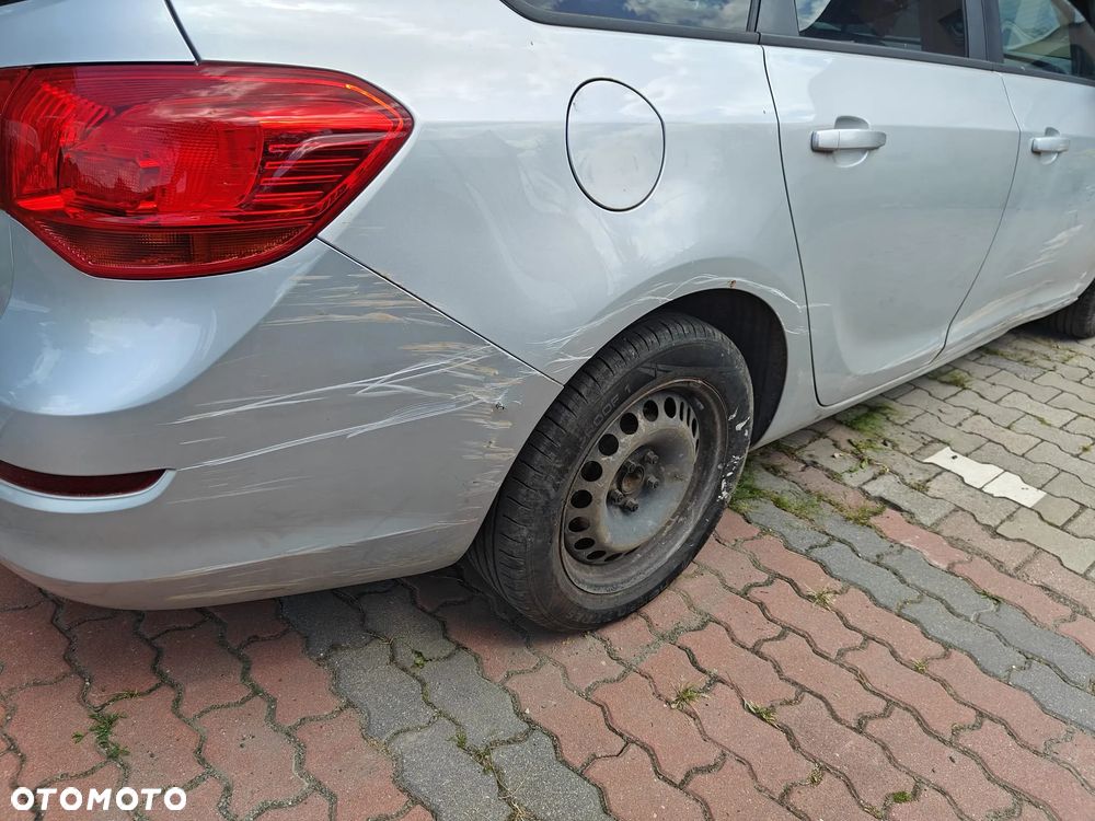 Opel Astra 1.4 Turbo - 4