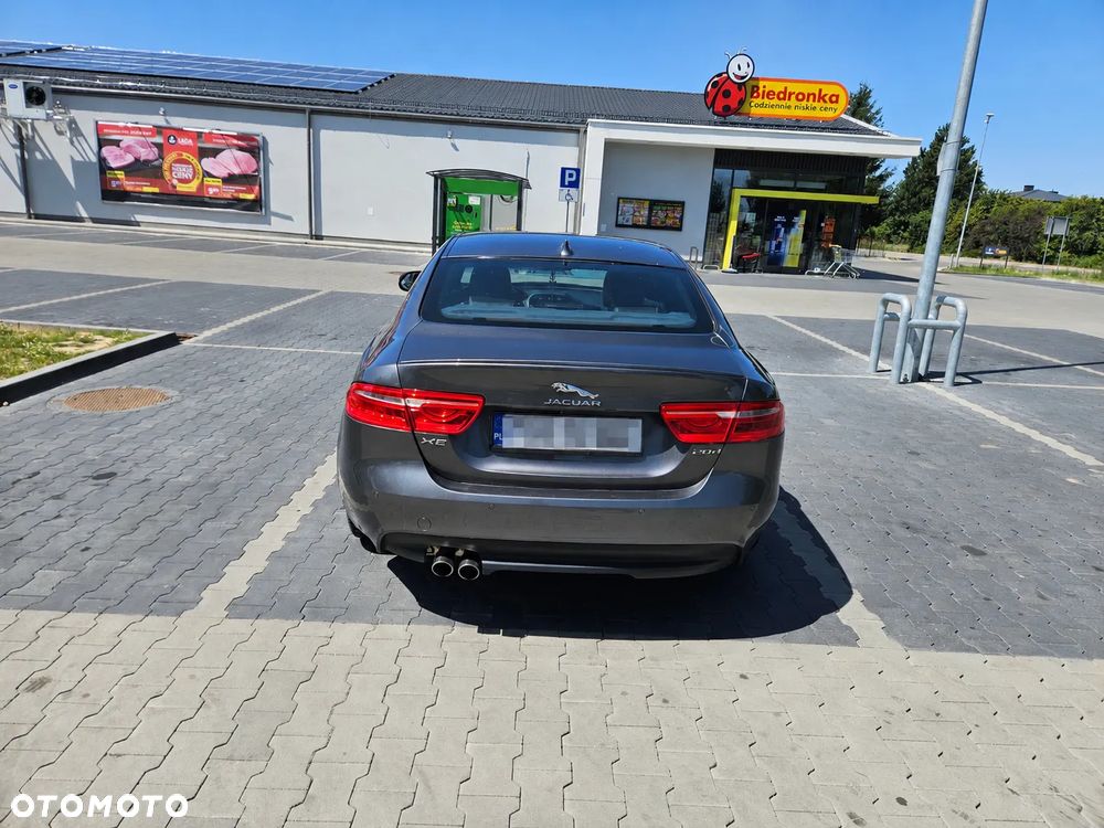 Jaguar XE E-Performance R-Sport - 4