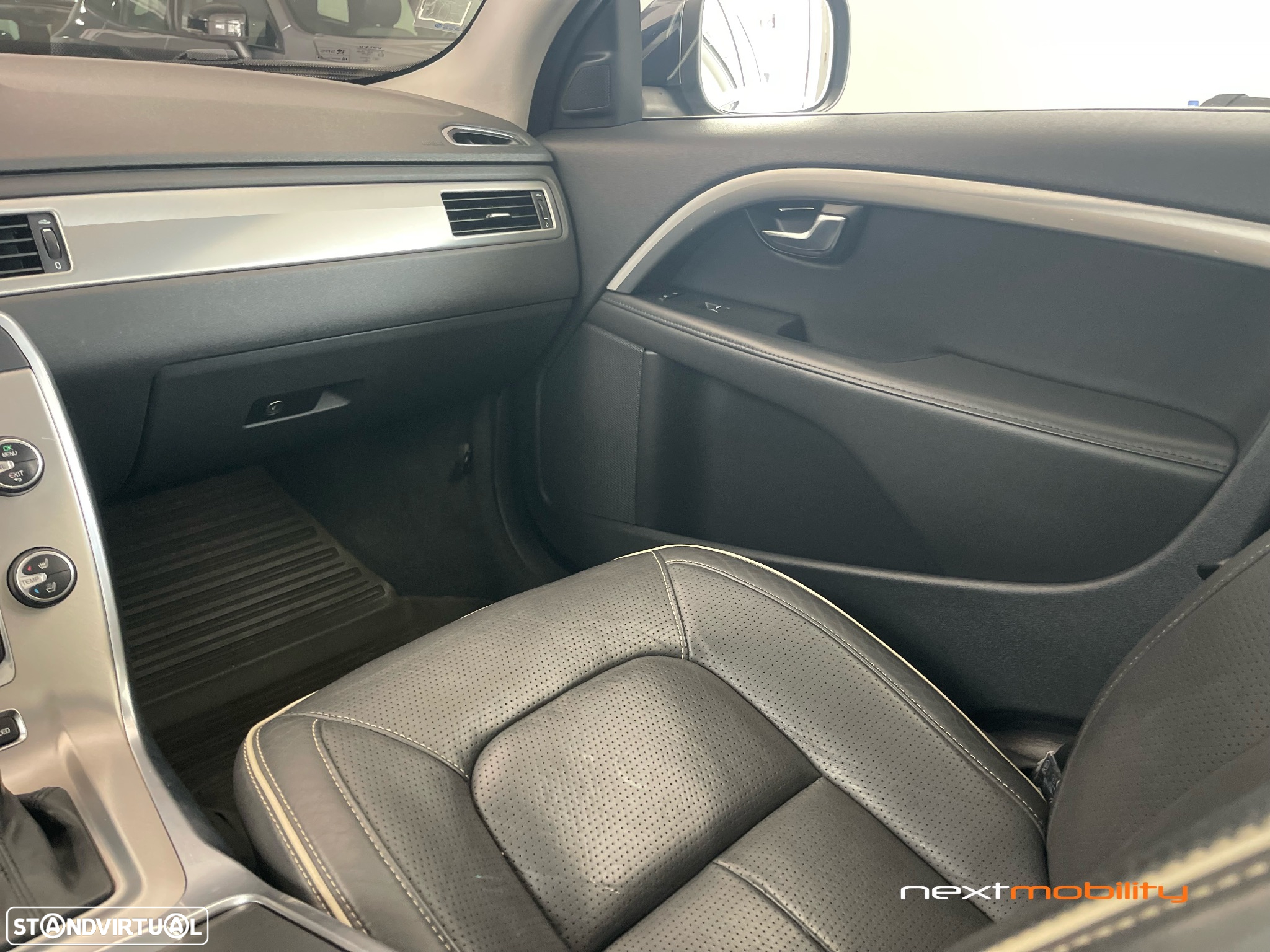 Volvo XC 70 2.0 D4 Summum Geartronic - 14