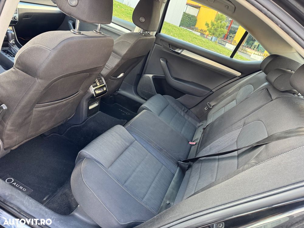 Skoda Superb 2.0 TDI DSG SportLine - 9