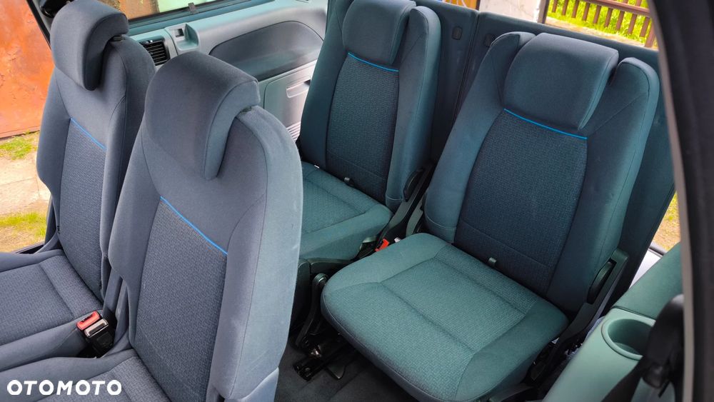 Ford Galaxy - 13