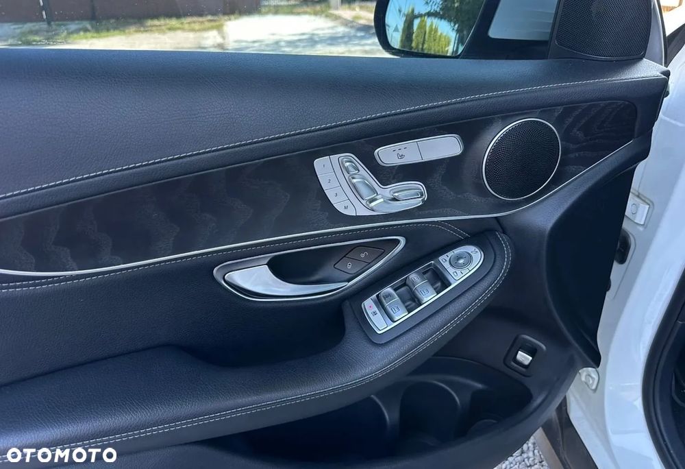 Mercedes-Benz GLC 300 4-Matic - 23