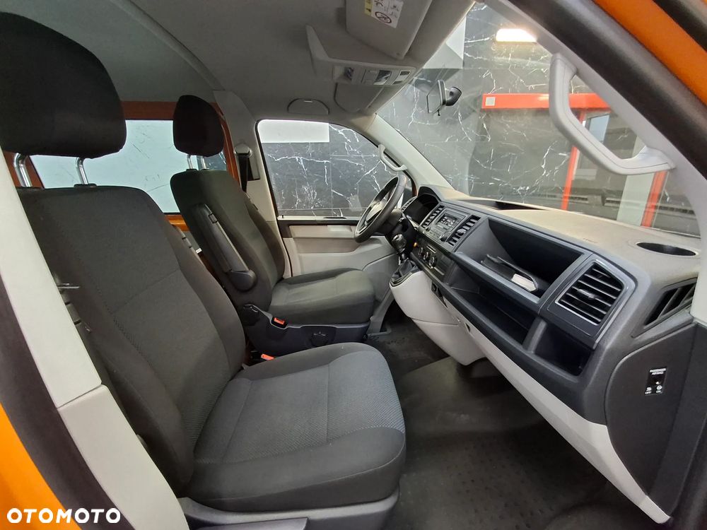 Volkswagen T6 Tansporter 4 MOTION Napęd 4x4 Webasto Klimatyzacja Grzane Fotele Hak Najmocniejsza Wersja 204 KM Pomarańczowy Służba Drogowa 9 Miejsc W Dowodzie - 22