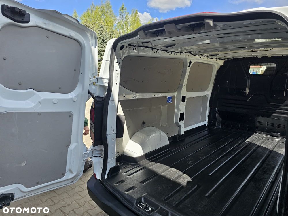 Ford TRANSIT CUSTOM L2 - 18