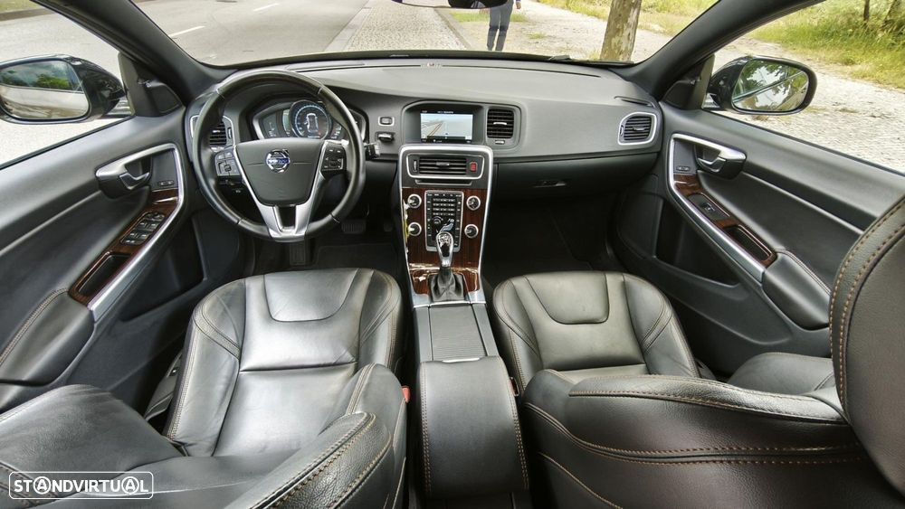 Volvo V60 Cross Country 2.0 D3 Summum Geartronic - 41