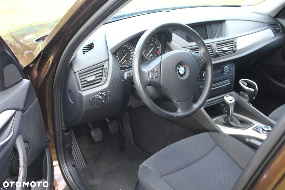 BMW X1 sDrive18i Sport Line - 14