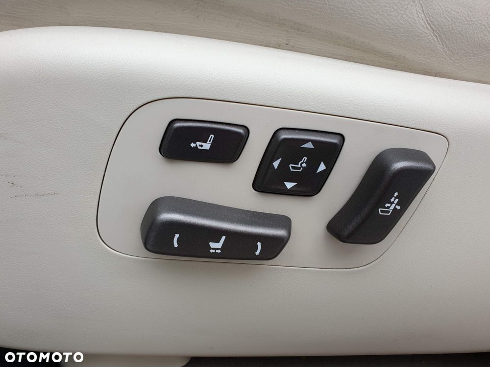 Lexus LS 600h Elegance - 17