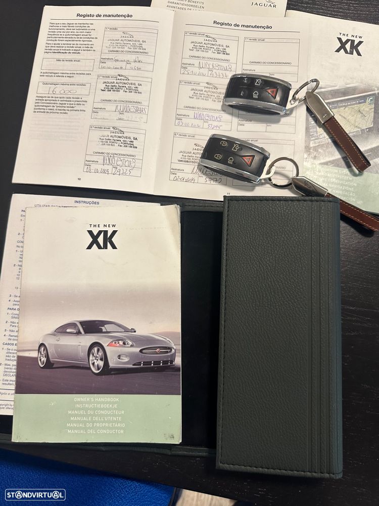 Jaguar XK 4.2 V8 Convertible - 13