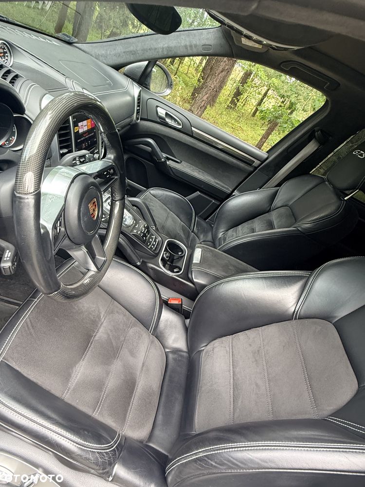 Porsche Cayenne - 6