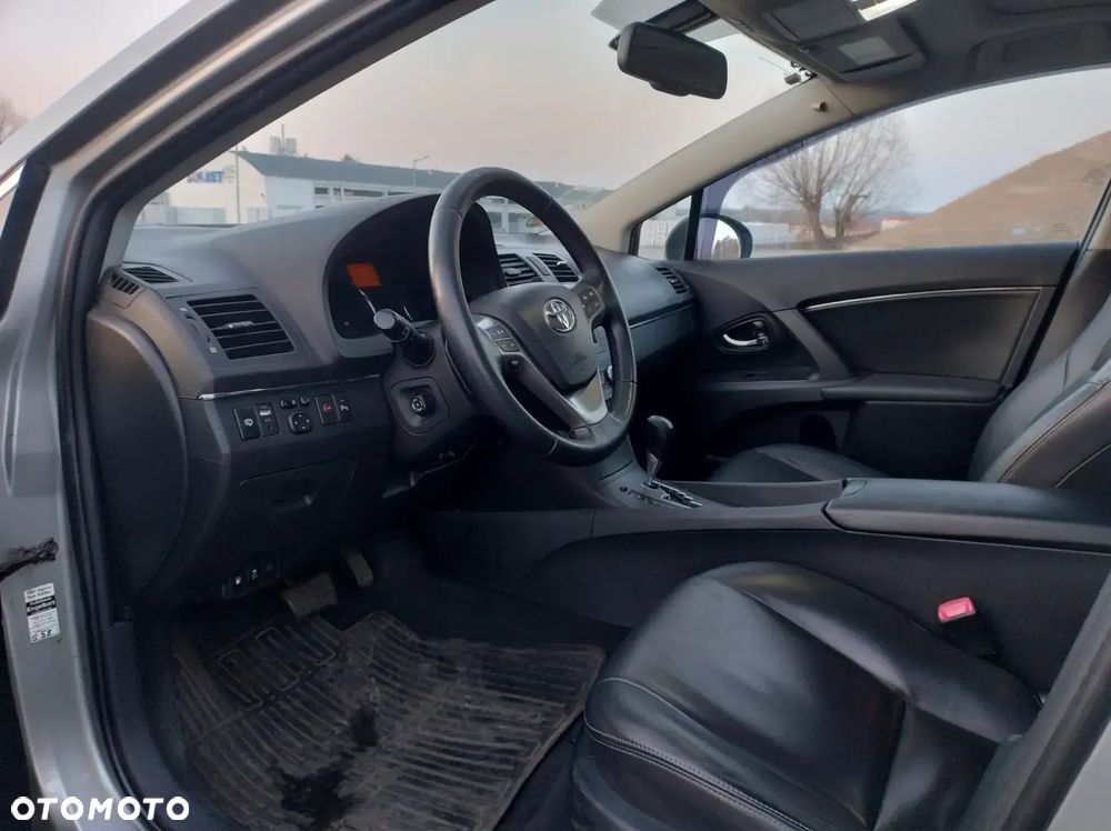 Toyota Avensis Combi 2.0 Multidrive S Executive - 8