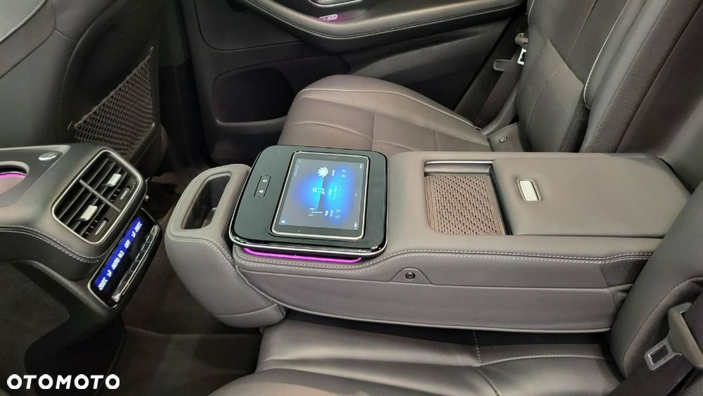 Mercedes-Benz GLS - 27