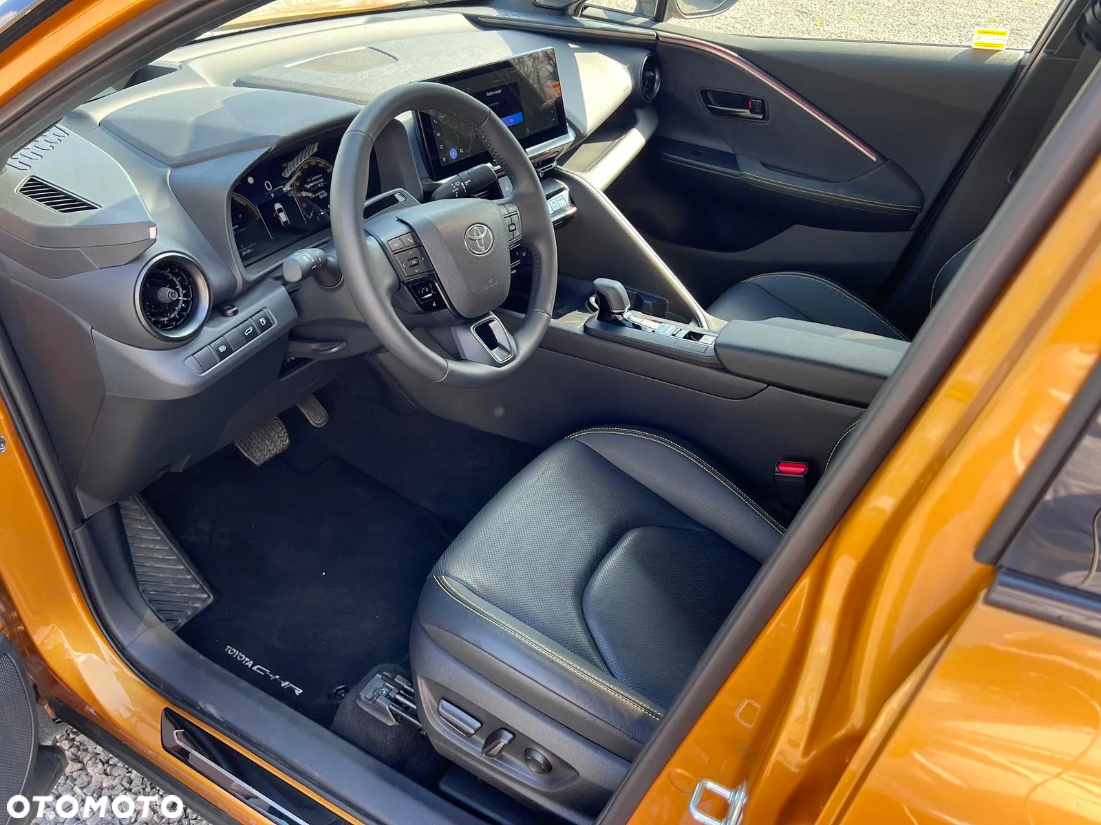 Toyota C-HR 2.0 PHEV Dynamic Force Executive - 10