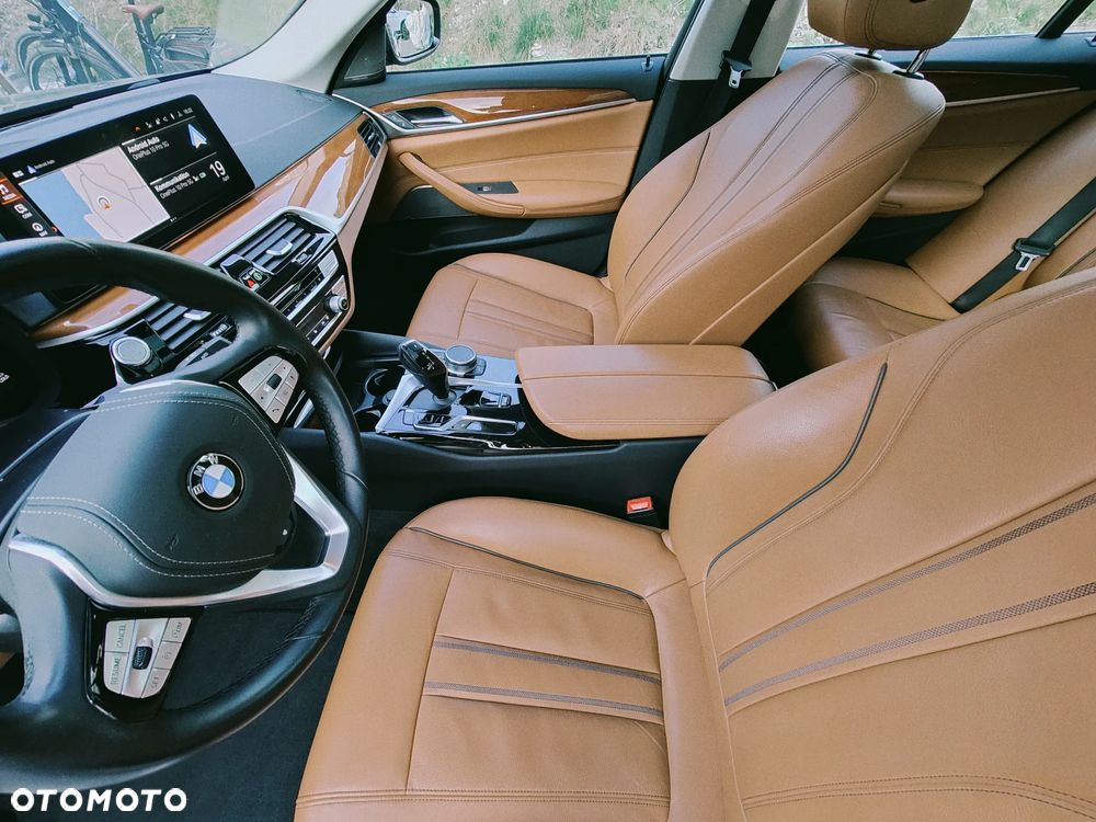 BMW Seria 5 540d xDrive mHEV - 4