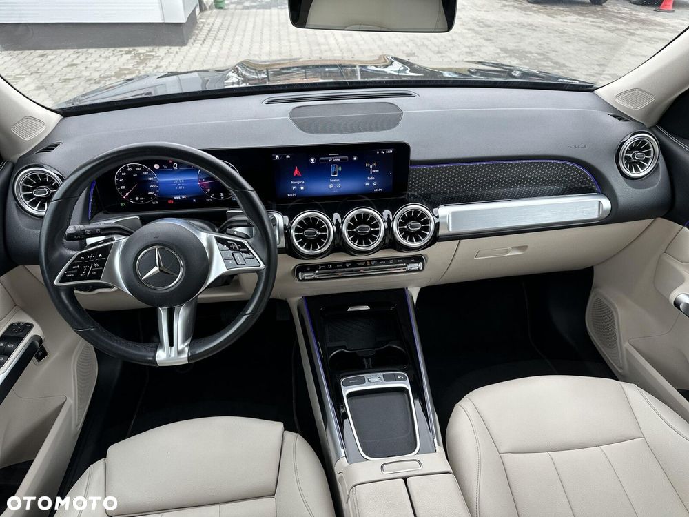 Mercedes-Benz GLB - 12