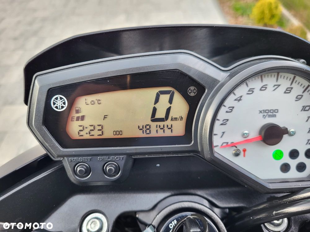 Yamaha FZ8 - 17